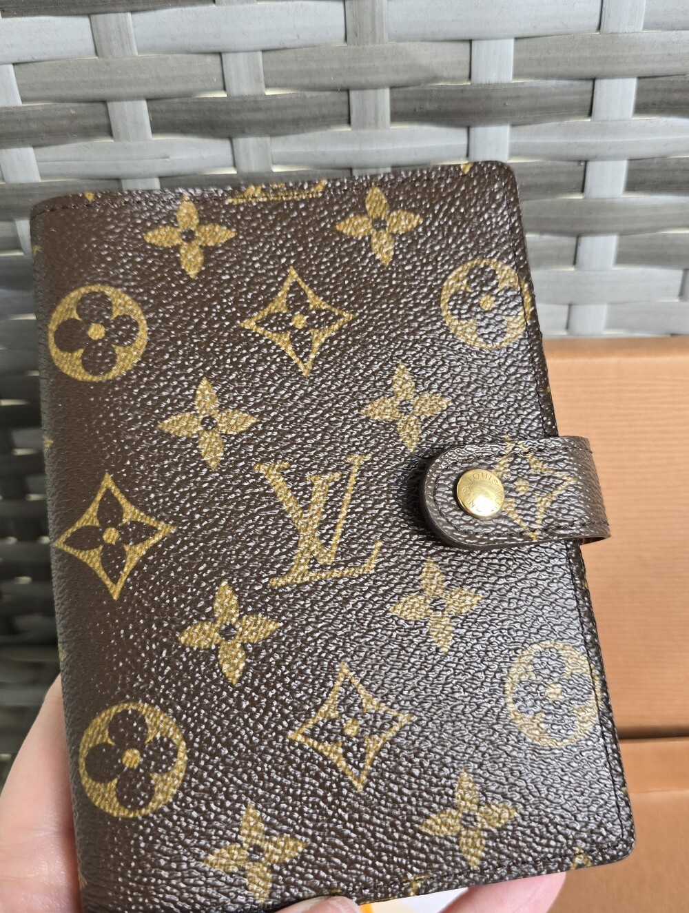 Louis Vuitton Monogram Agenda - Picture 10 of 17